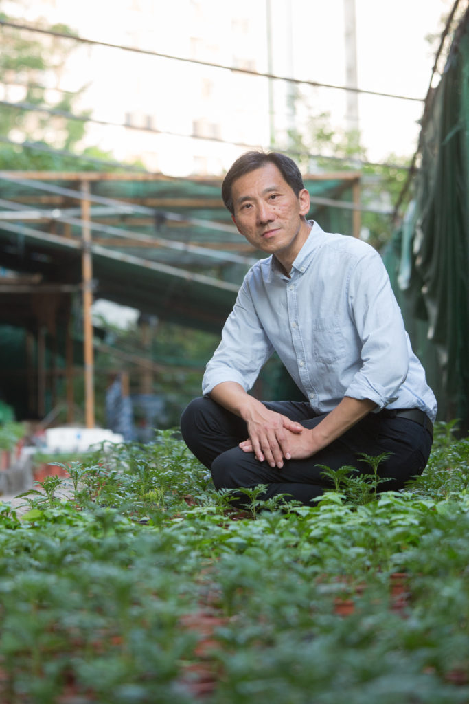 姚松炎認為香港做環保最困難是找到合適的地方，例如可以供民間設立垃圾站或二手傢俬倉庫的地方。