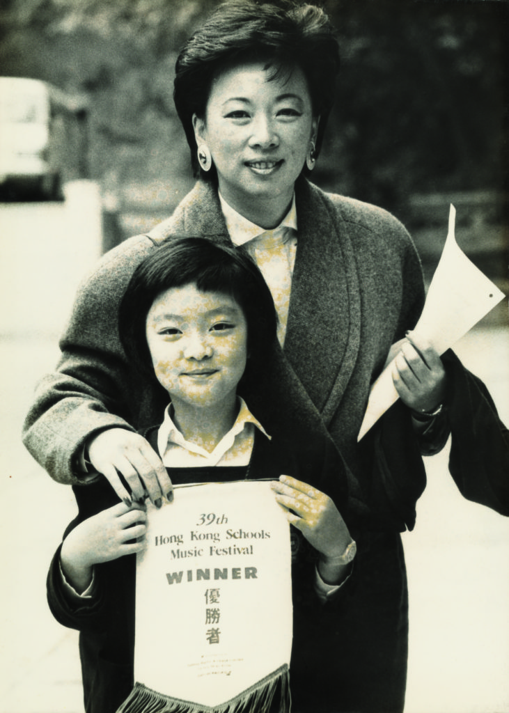 周智琪雖只在小學部就讀了四年，但在學期間也培養出對音樂的喜愛，九歲時更獲得香港校際音樂節鋼琴古典樂獨奏比賽冠軍。