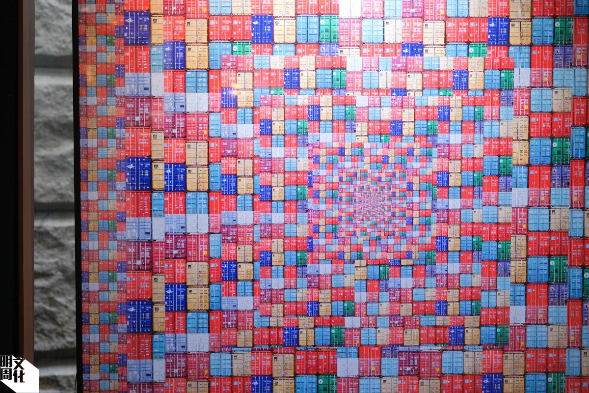 攝於二○一三年的葵涌貨櫃碼頭，密密麻麻。 （作品：Urban-Tapestry 001, Cargo Containers, Kwai Chung, Hong Kong, 2013）