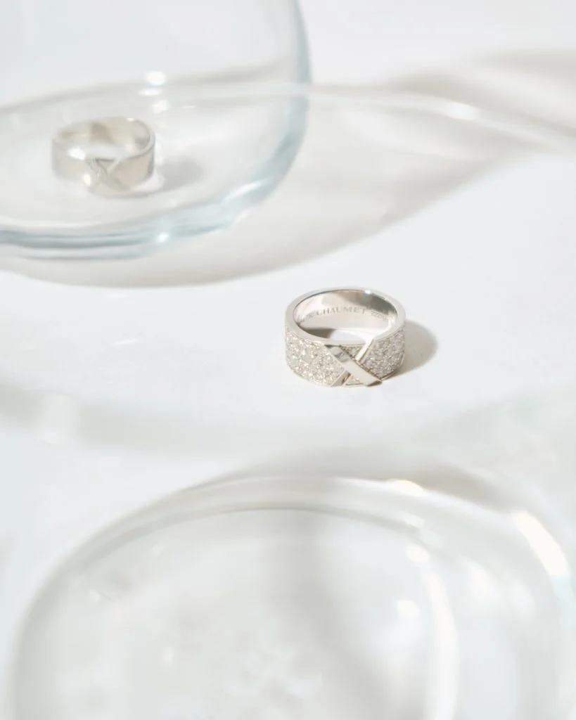 Chaumet Liens Evidence ring in white gold and diamonds Liens Evidence ring in white gold and full-paved diamonds