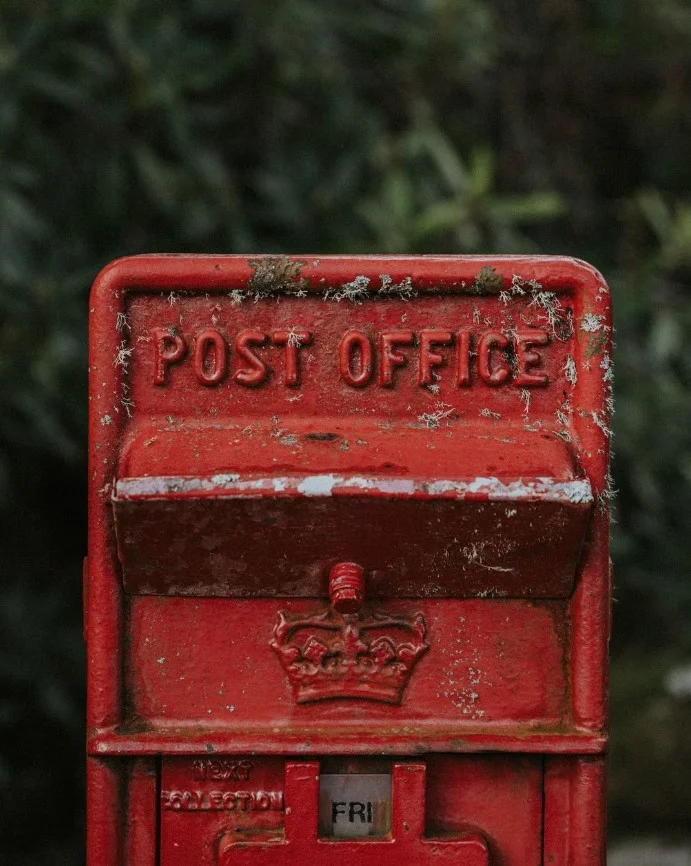 Declan Friel說，這是他最喜歡的郵筒，即使上面佈滿地衣（lichen），看起來仍然非常可愛。
