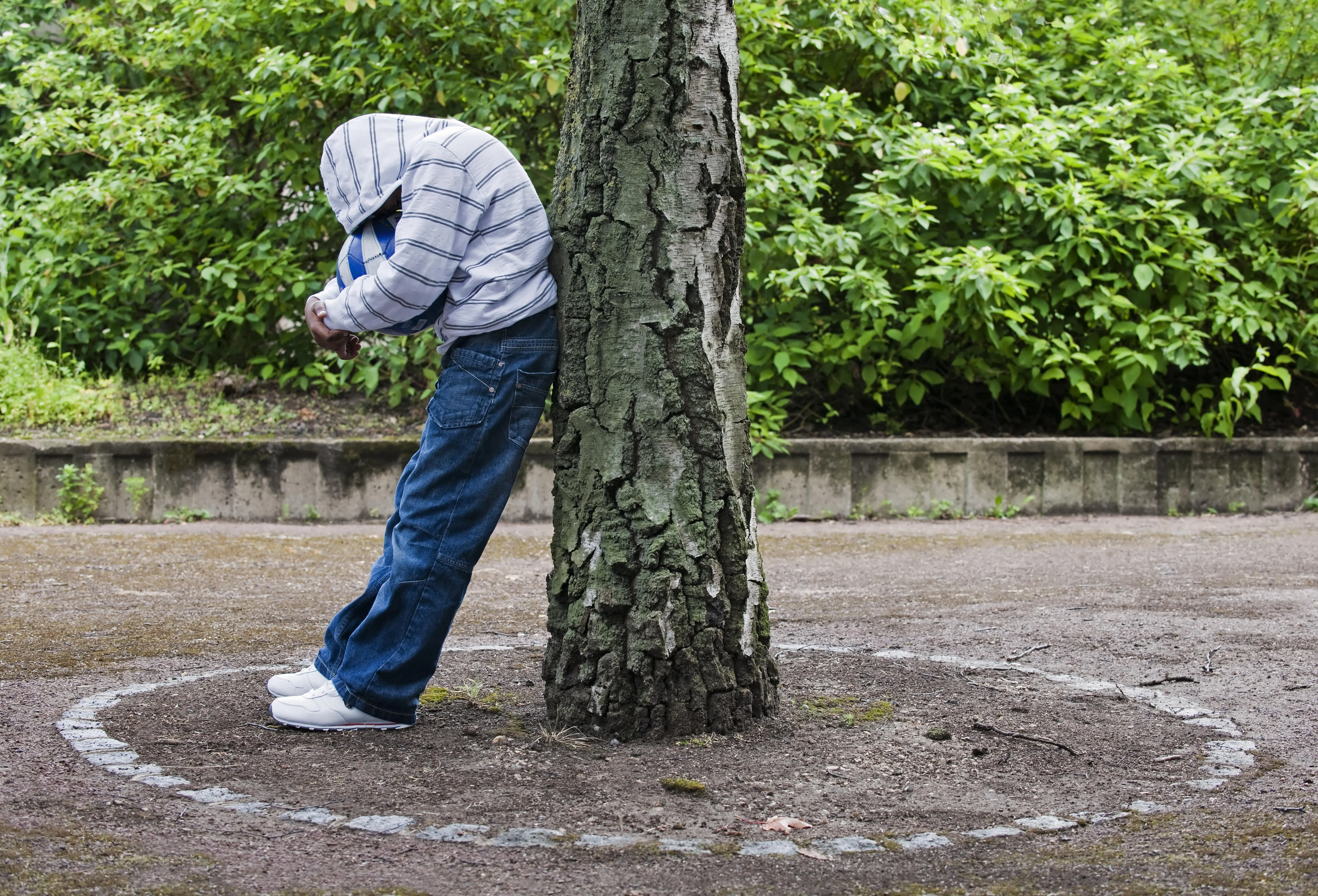 家長期望過高，而放榜成績不似預期，便會令子女覺得無路可去，因此家長要有合理期望。