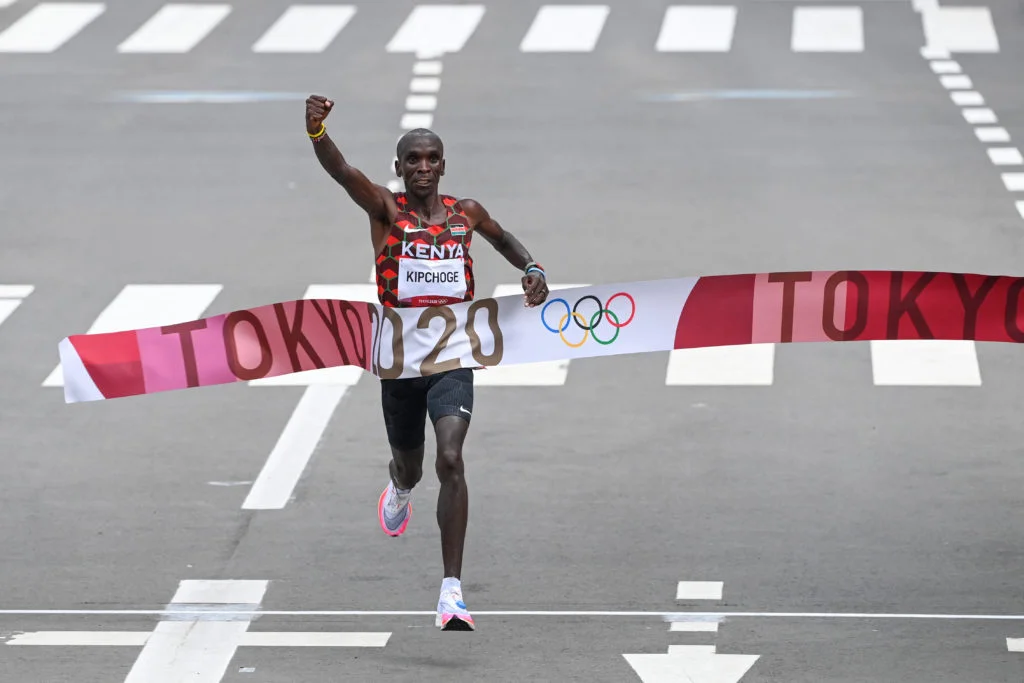 Eliud Kipchoge穿上Nike Vaporfly跑鞋贏得東京奧運男子馬拉松金牌，今年他將五度出征奧運。