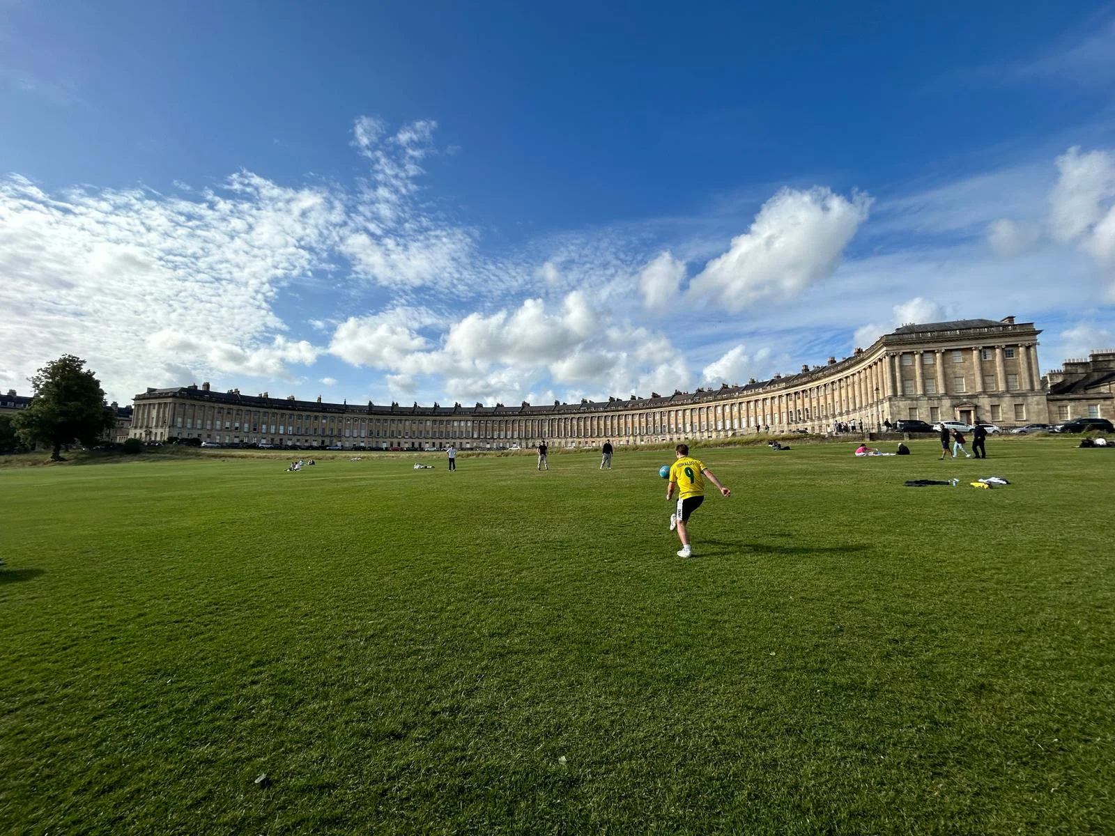 巴斯(Bath）的Royal Crescent (皇家新月），是遊客必到之處。