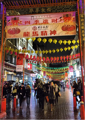 2005年回倫敦，「香港唐人街」暗暗轉換為「中國大陸唐人街」，一半以上的老店已被麻辣香鍋和串串香等內地口味逼走。