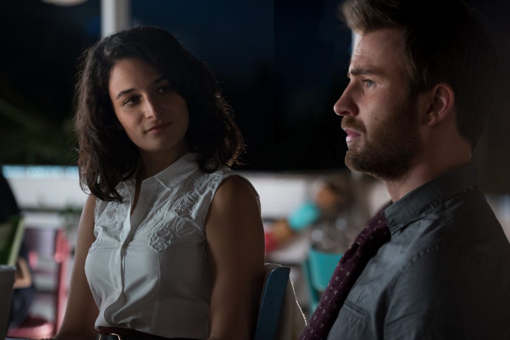 Jenny Slate as "Bonnie" and Chris Evans as “Frank Adler” in the film GIFTED. Photo by Wilson Webb. © 2017 Twentieth Century Fox Film Corporation All Rights Reserved.