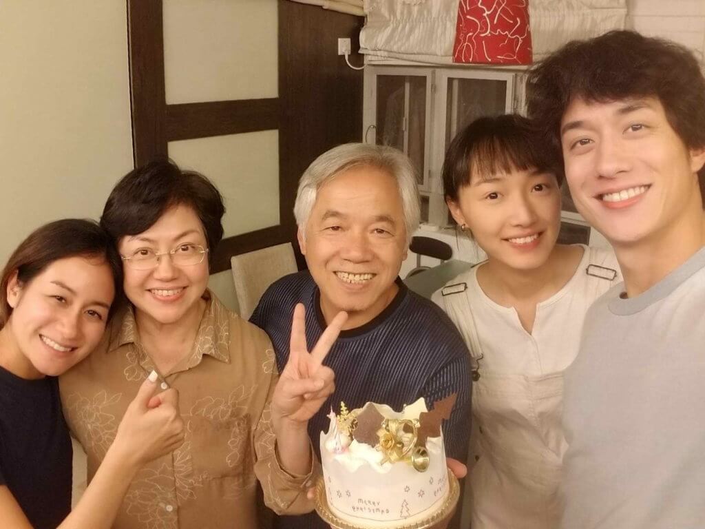 劉俊謙帶女友蔡思韵，參與父母和妹妹的家庭聚會。