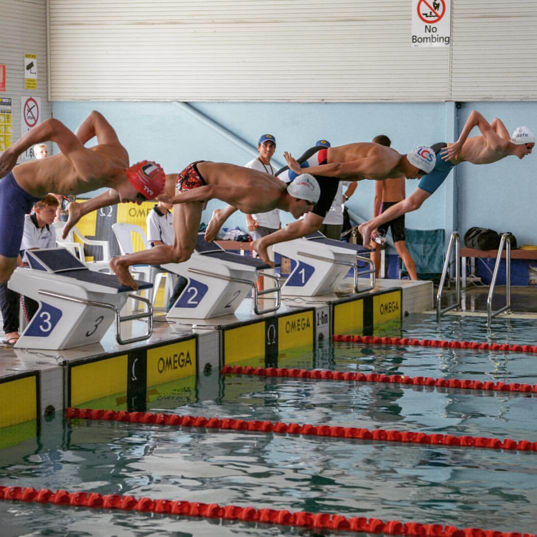 Xiang在澳洲升讀大學時更代表學校於澳洲悉尼的游泳比賽贏得八面個人金牌及全場總冠軍，另外又代表南華會泳隊在第60屆體育節長池游泳計時賽奪得50米自由泳銀牌，創下個人最佳時間。