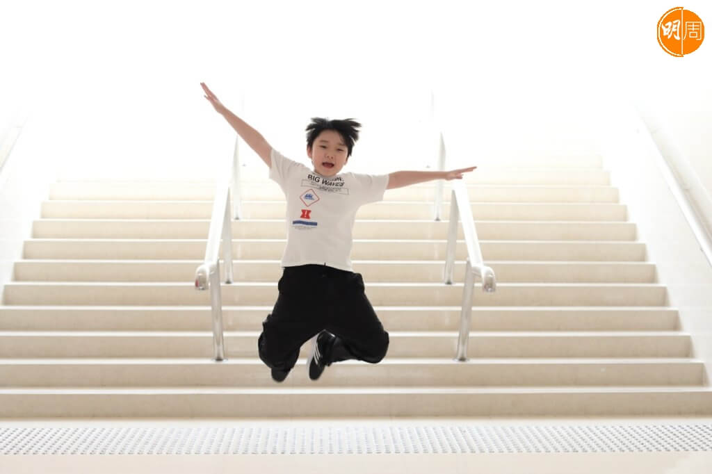 現年十三歲的徐嘉謙就讀中二，平日最愛跳舞及打機。