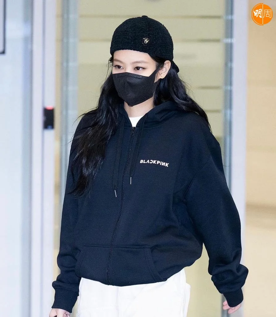 Jennie與隊友完騷後即飛返韓國。